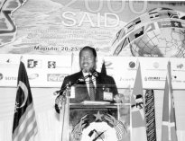 chissano.jpg (11466 bytes)